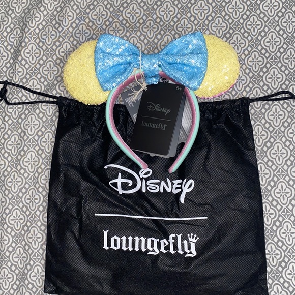 SOLD ⭐️Limited Edition Exclusive⭐️- Minnie Mouse Pastel Sequin Ear Headband - Picture 1 of 3